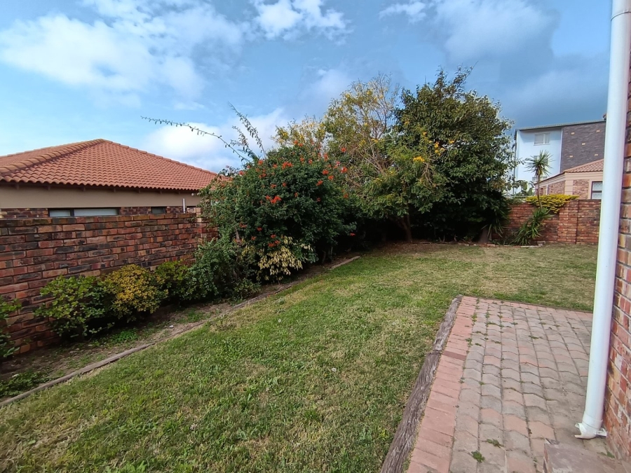 2 Bedroom Property for Sale in Humewood Eastern Cape